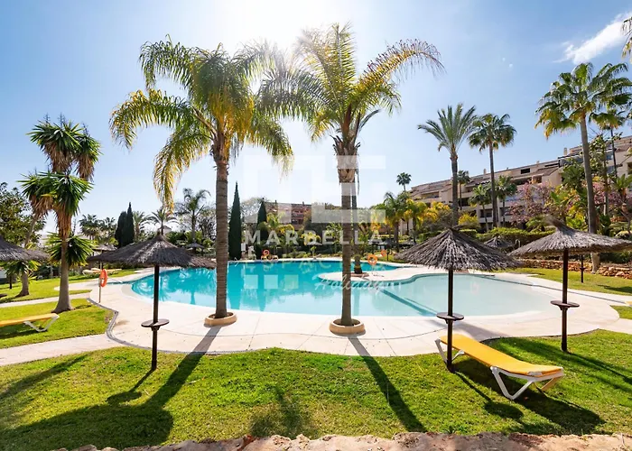Chic Garden Flat 5Min From Beach