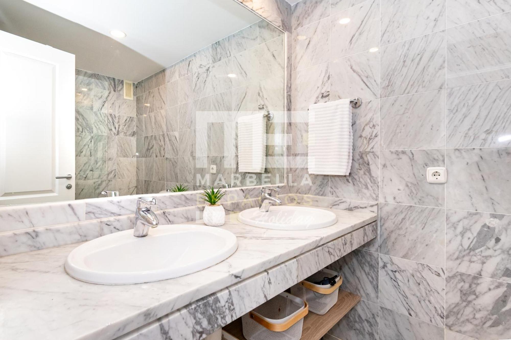 Chic Garden Flat 5min From Marbella