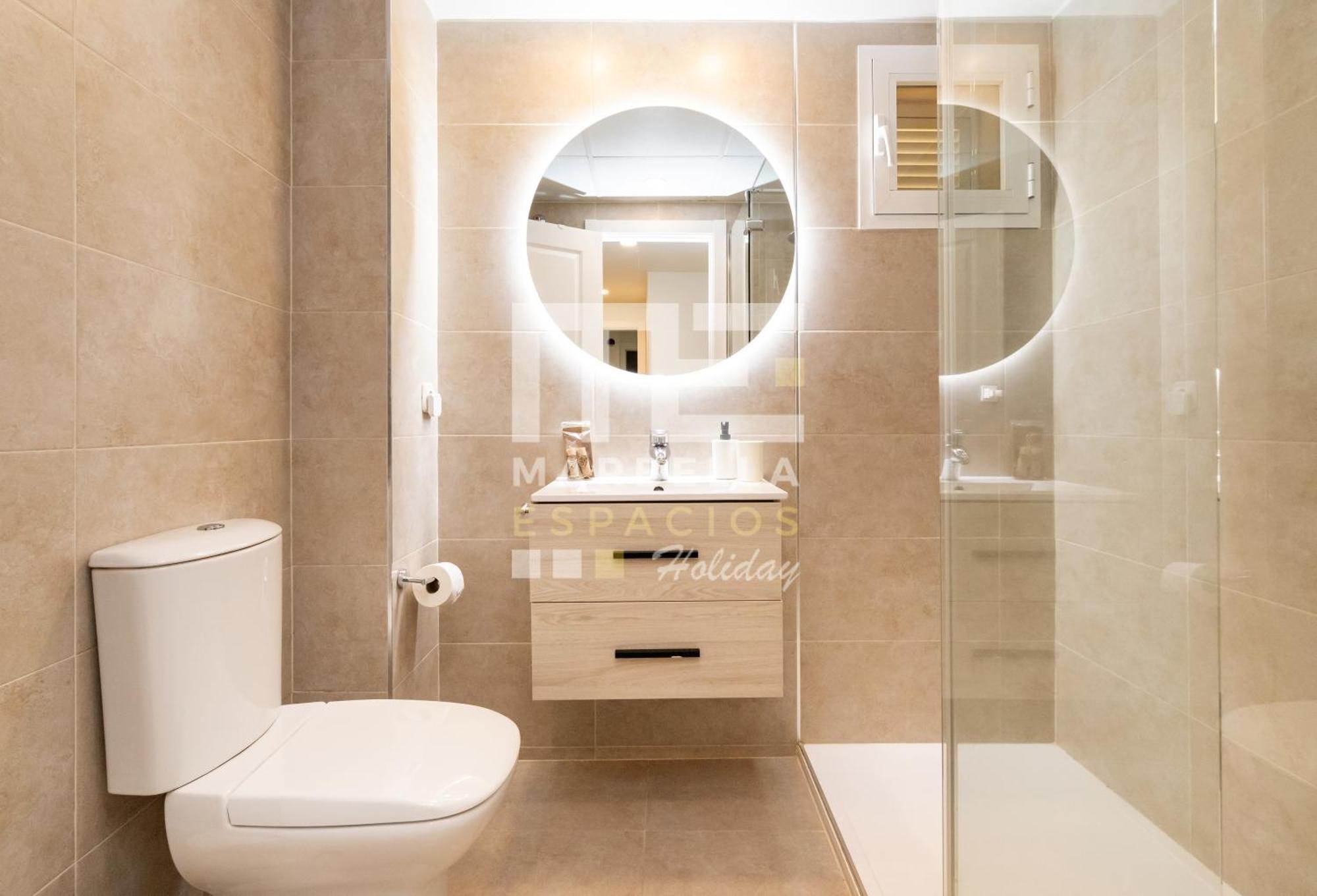 Chic Garden Flat 5min From Apartment
