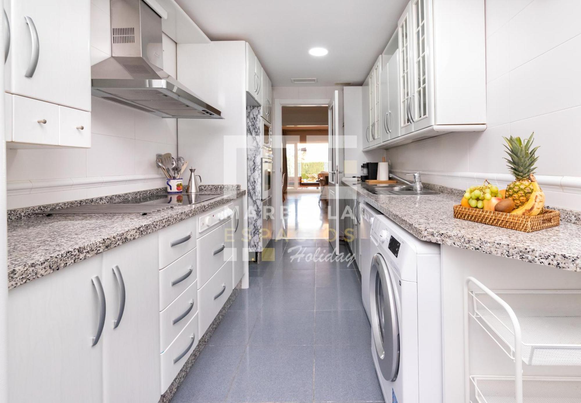 Chic Garden Flat 5min From Marbella