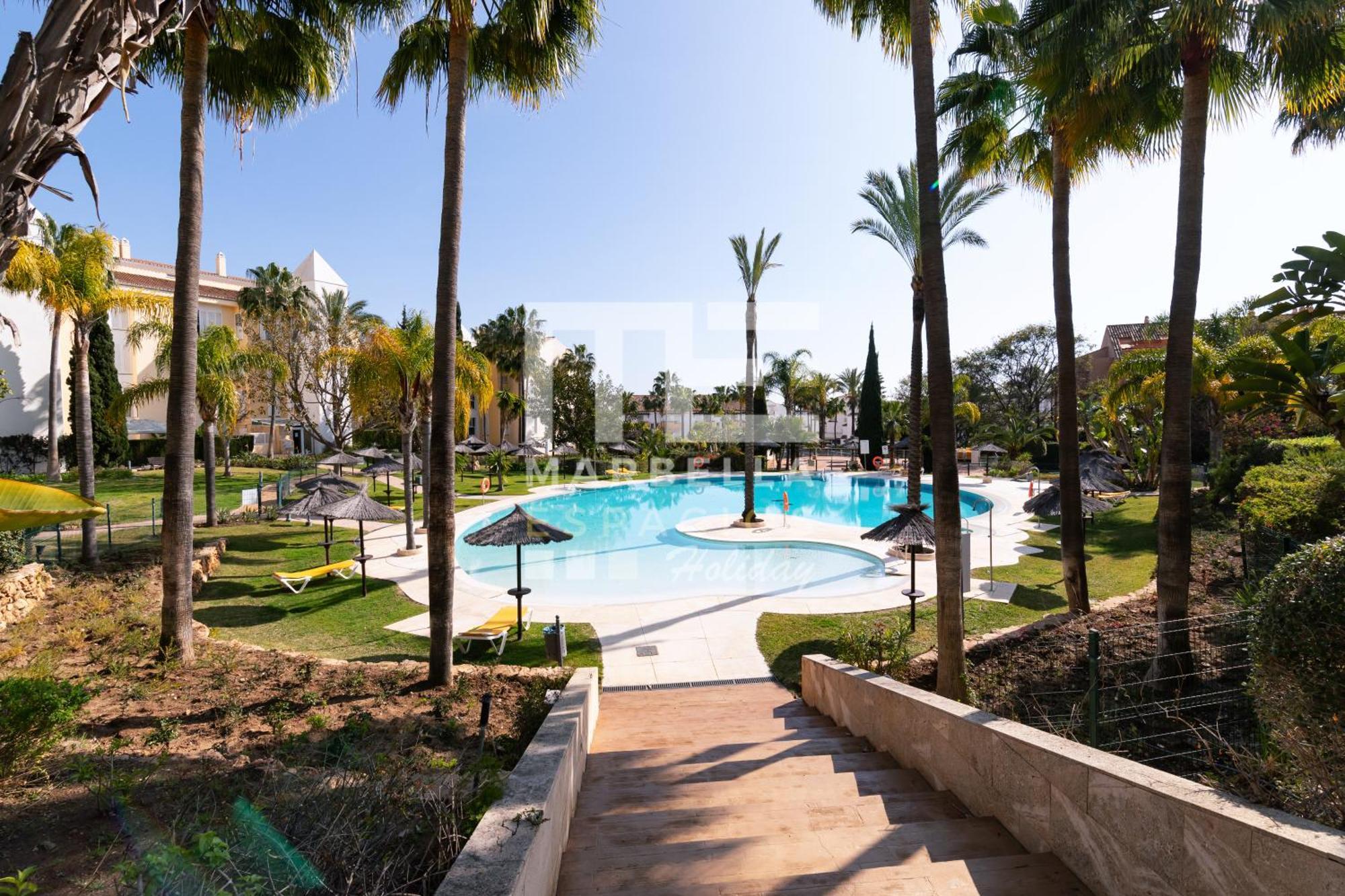 Apartment Chic Garden Flat 5min From
